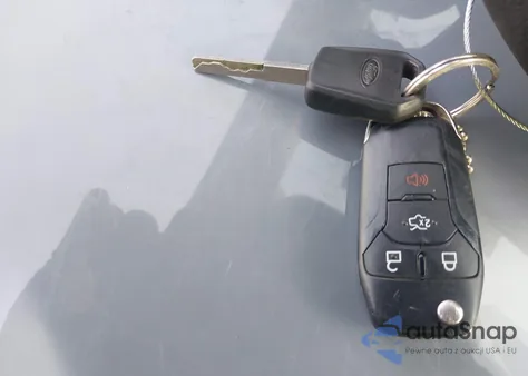 2013 Ford Fusion S z USA, uszkodzony, nr VIN 3FA6P0G71DR324904